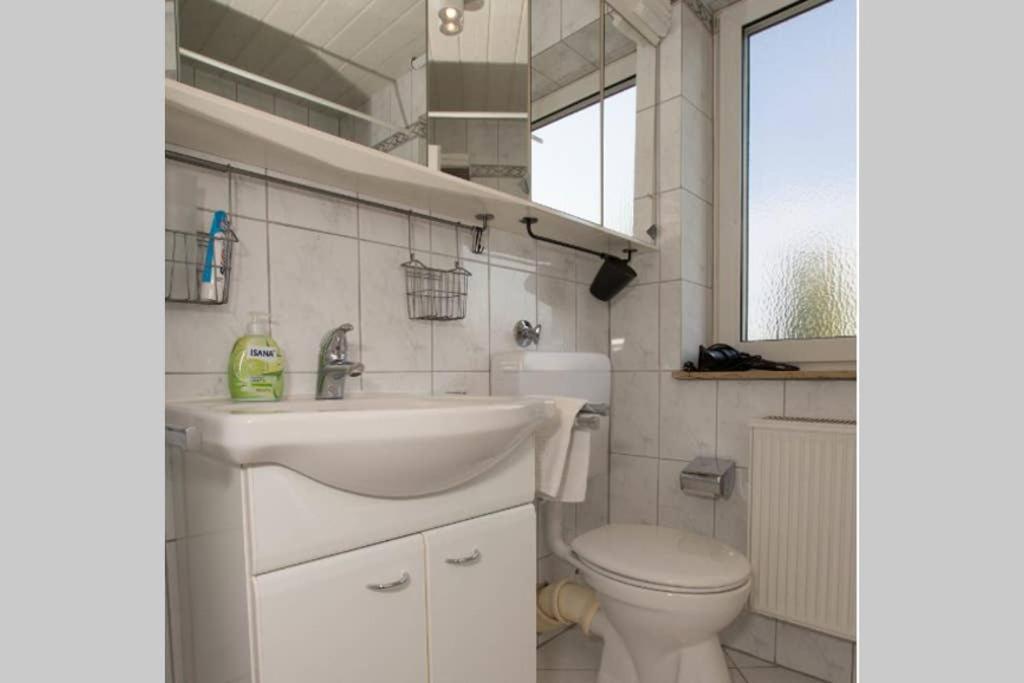 Bahnhofsnahe, Ruhige Und Sonnige 2 Zimmerwohnung Im Dichterviertel Висбаден Экстерьер фото